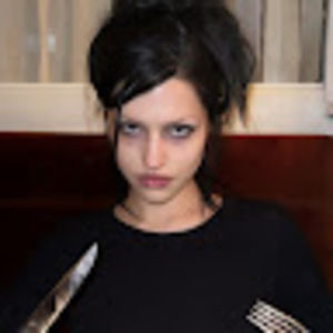 Meet your Posher, Grae